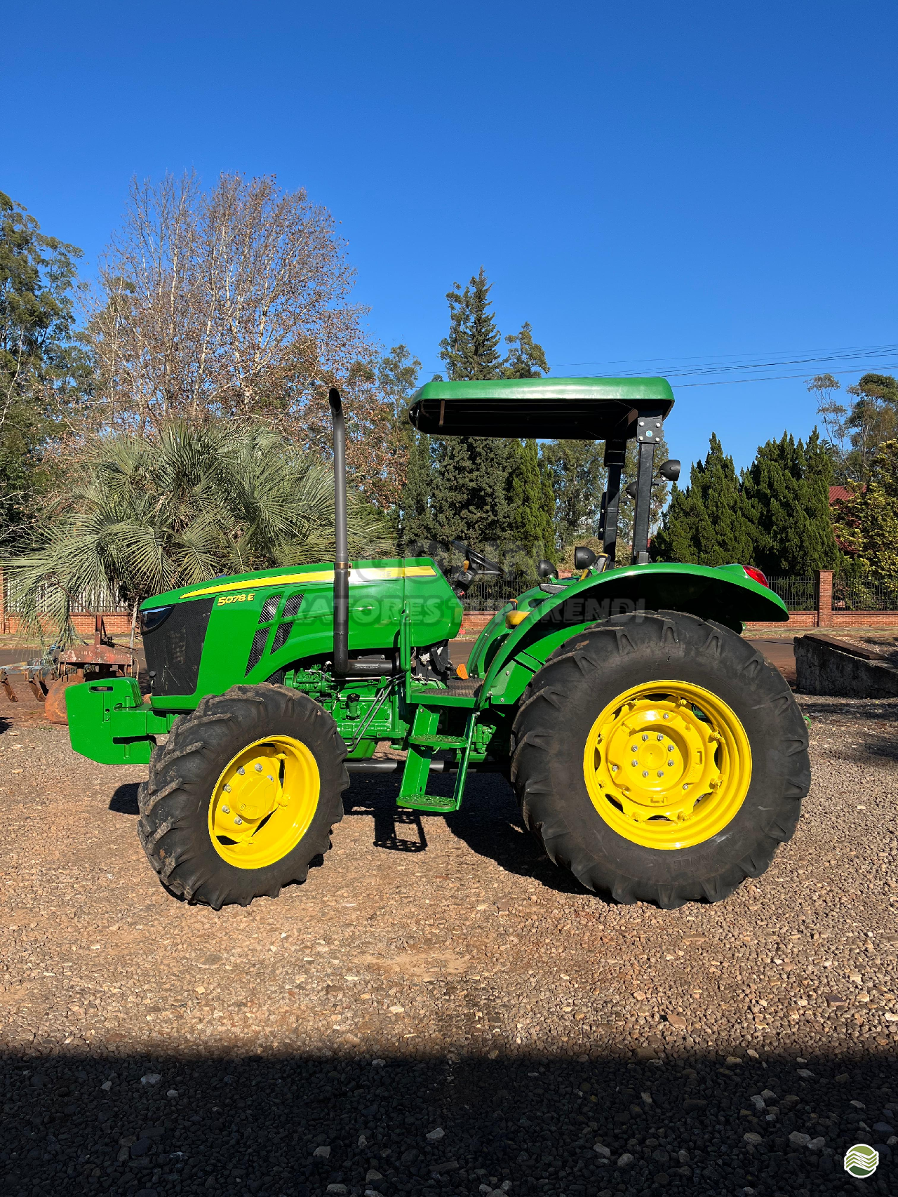 TRATOR JOHN DEERE JOHN DEERE 5078E Tração 4x4 Golin Tratores TUPARENDI RIO GRANDE DO SUL RS